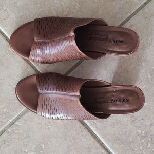 Walking Cradles Nia High Slide